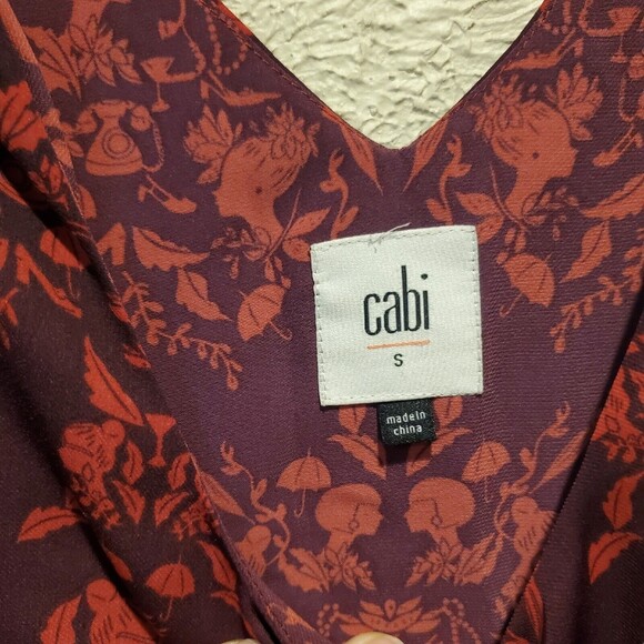 CAbi #3258 Womens Modern Cameo Print Tank Sz Small Purple Red Curtain Back - Picture 5 of 10